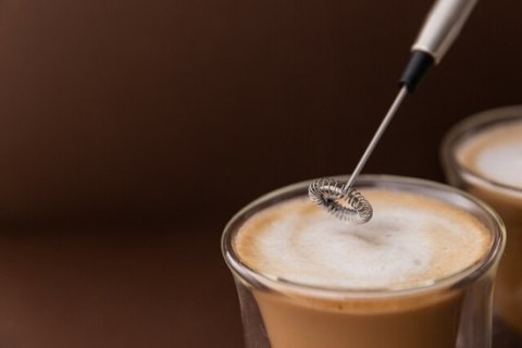 LC DRINKS Spieniacz do mleka na baterie stalowy