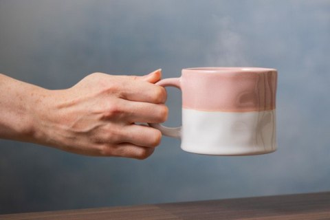 Mikasa, Kubek Kamionkowy Ombre Różowy - 350 ml